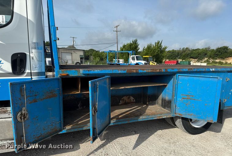 image for item ED5797 2014 Freightliner Business Class M2 flatbed truck