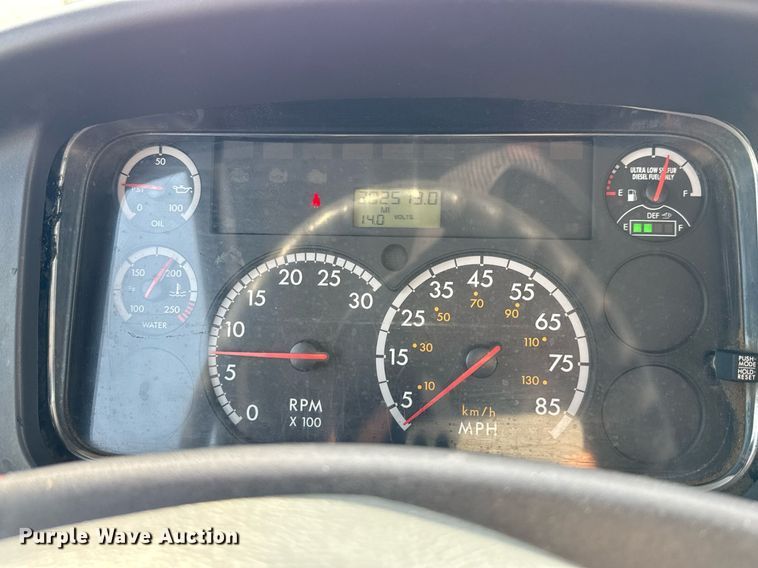 image for item ED5797 2014 Freightliner Business Class M2 flatbed truck