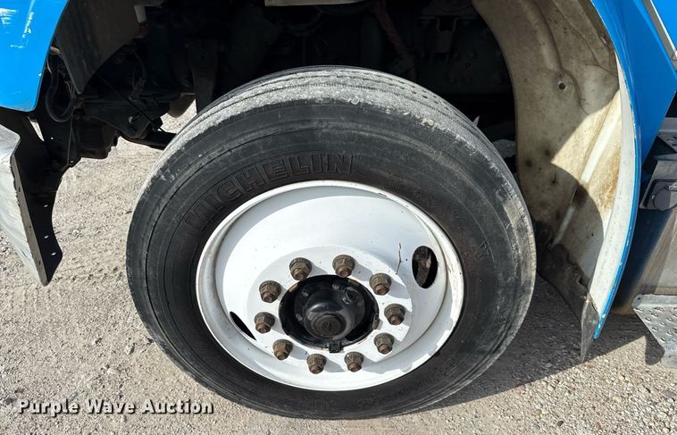 image for item ED5797 2014 Freightliner Business Class M2 flatbed truck