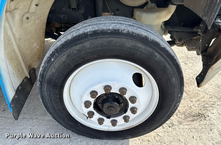 image for item ED5797 2014 Freightliner Business Class M2 flatbed truck