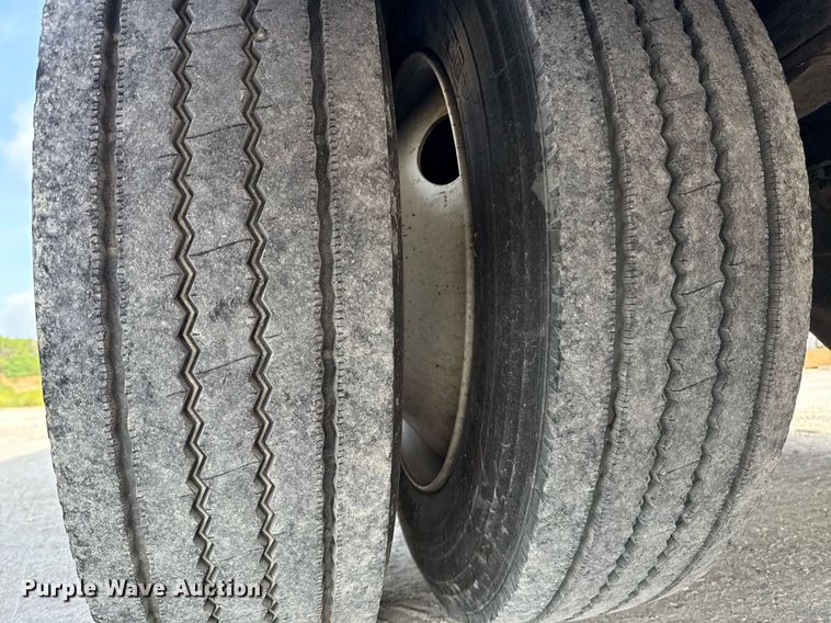 image for item ED5797 2014 Freightliner Business Class M2 flatbed truck