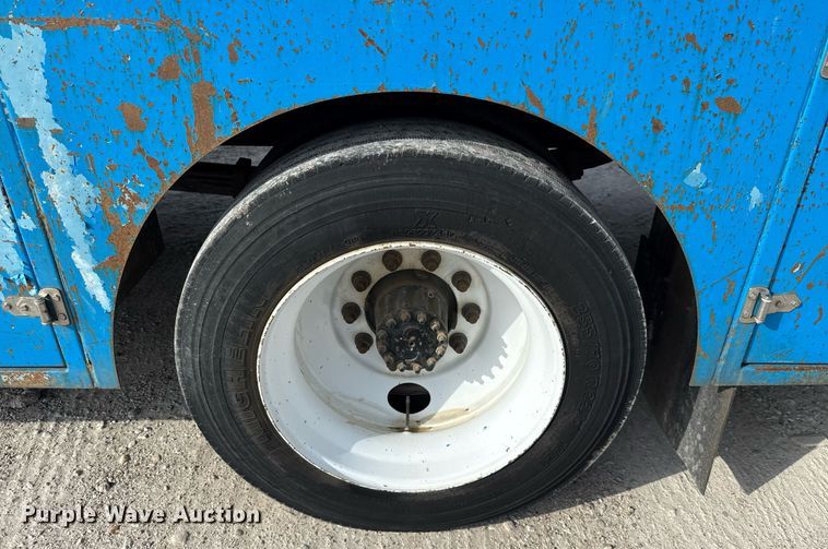 image for item ED5797 2014 Freightliner Business Class M2 flatbed truck