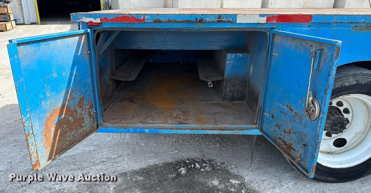 image for item ED5798 2012 Freightliner Business Class M2 flatbed truck