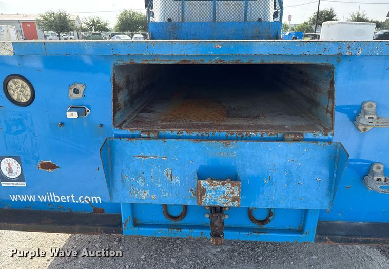 image for item ED5798 2012 Freightliner Business Class M2 flatbed truck