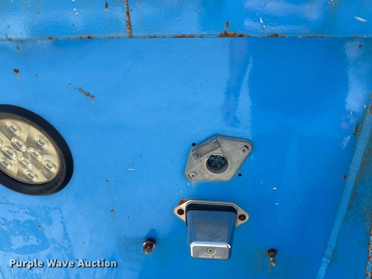 image for item ED5798 2012 Freightliner Business Class M2 flatbed truck