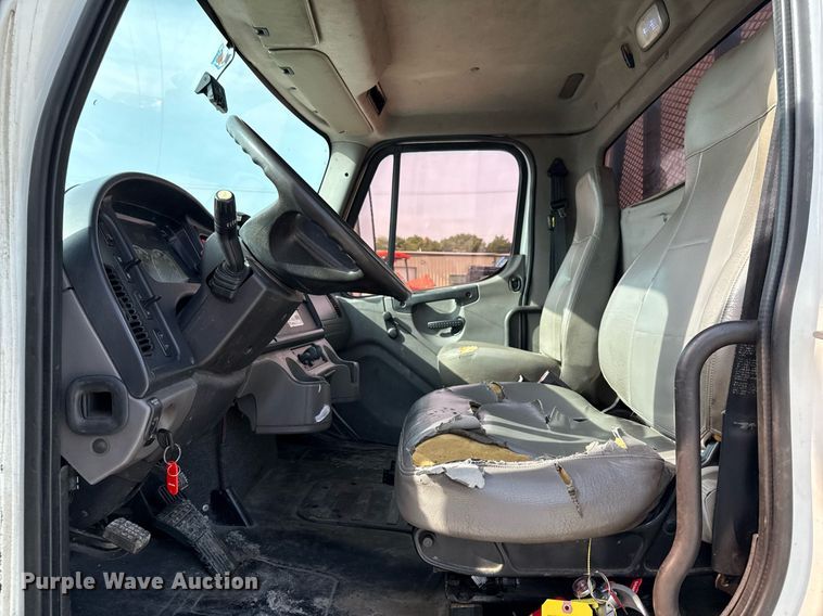 image for item ED5798 2012 Freightliner Business Class M2 flatbed truck