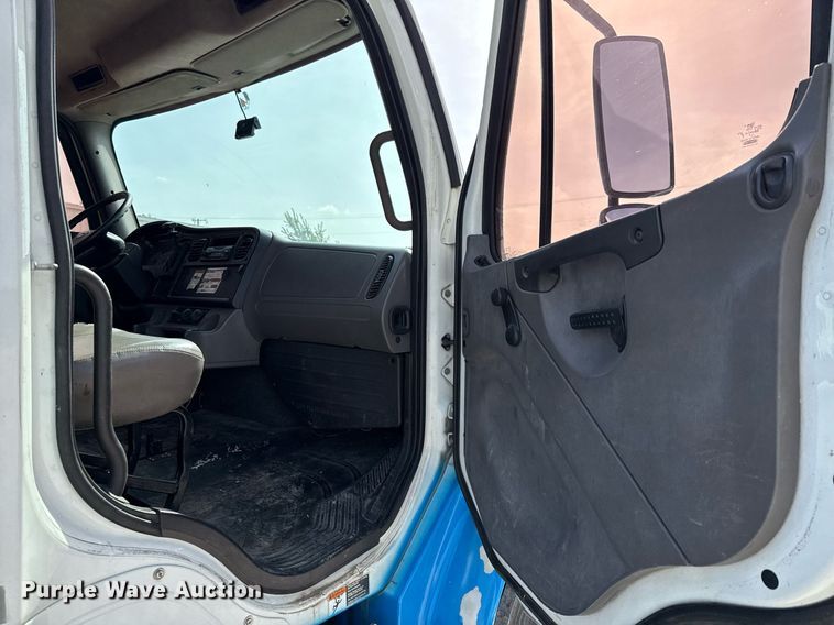 image for item ED5798 2012 Freightliner Business Class M2 flatbed truck