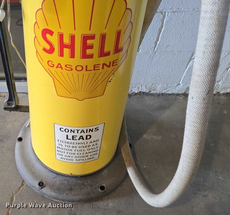 image for item EF1526 Gas pump