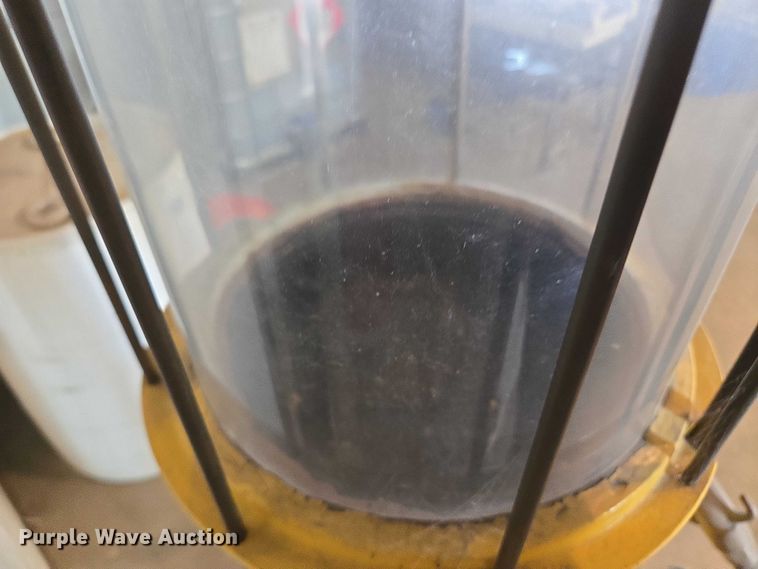 image for item EF1526 Gas pump