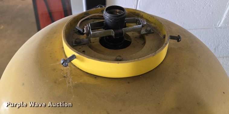 image for item EF1526 Gas pump