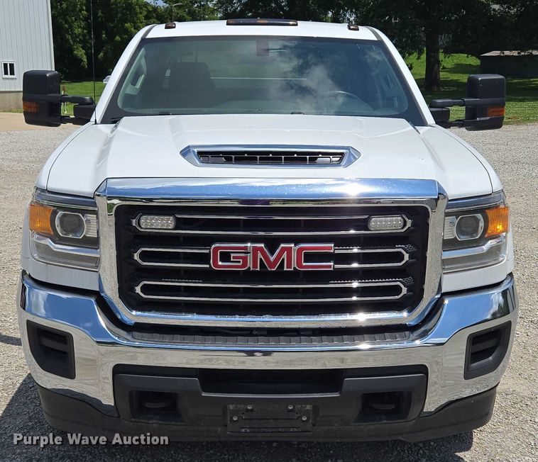 image for item EF1591 2018 GMC Sierra 3500HD Crew Cab utility bed pickup truck