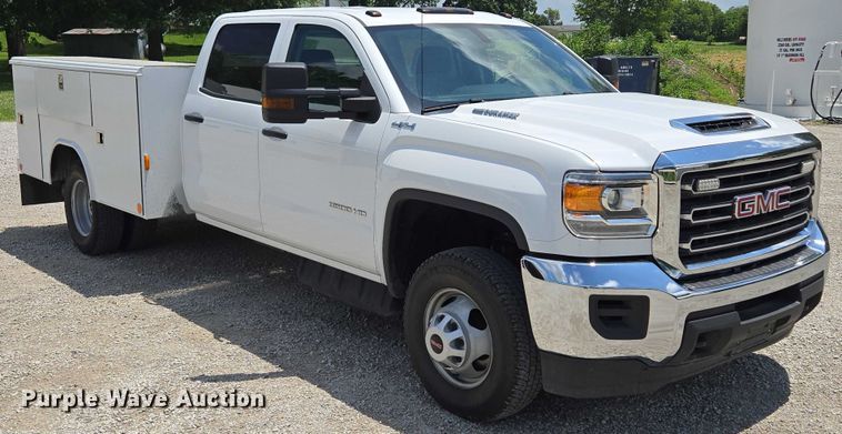 image for item EF1591 2018 GMC Sierra 3500HD Crew Cab utility bed pickup truck