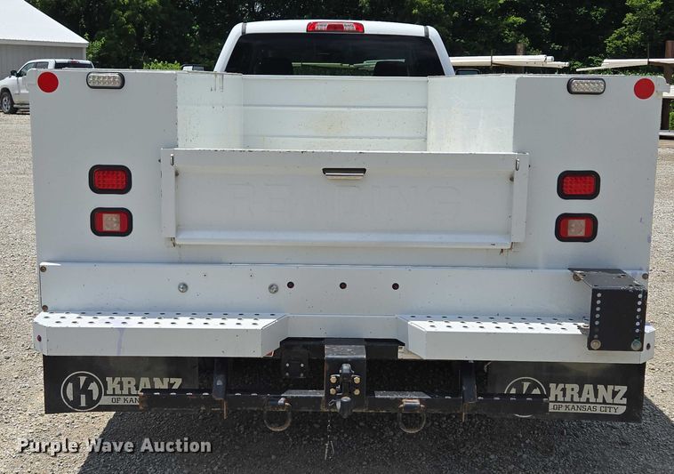 image for item EF1591 2018 GMC Sierra 3500HD Crew Cab utility bed pickup truck