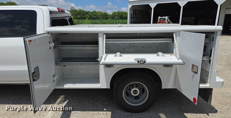 image for item EF1591 2018 GMC Sierra 3500HD Crew Cab utility bed pickup truck