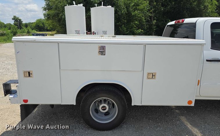 image for item EF1591 2018 GMC Sierra 3500HD Crew Cab utility bed pickup truck