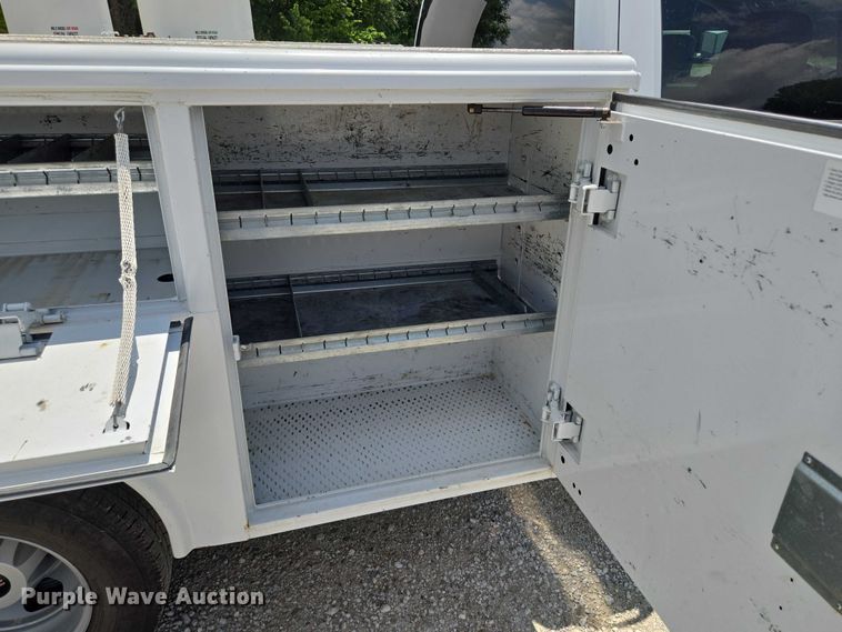 image for item EF1591 2018 GMC Sierra 3500HD Crew Cab utility bed pickup truck