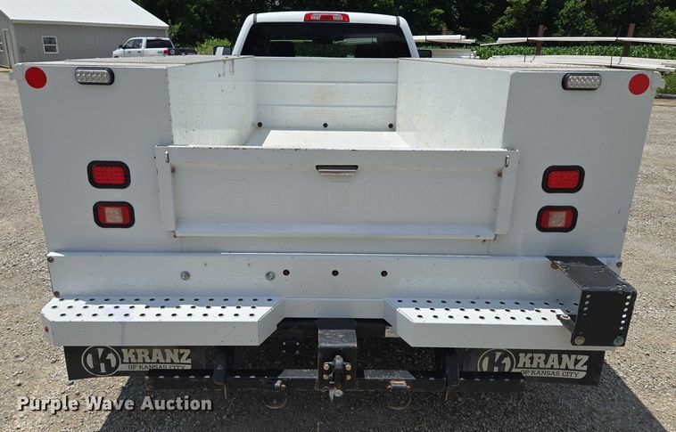 image for item EF1591 2018 GMC Sierra 3500HD Crew Cab utility bed pickup truck