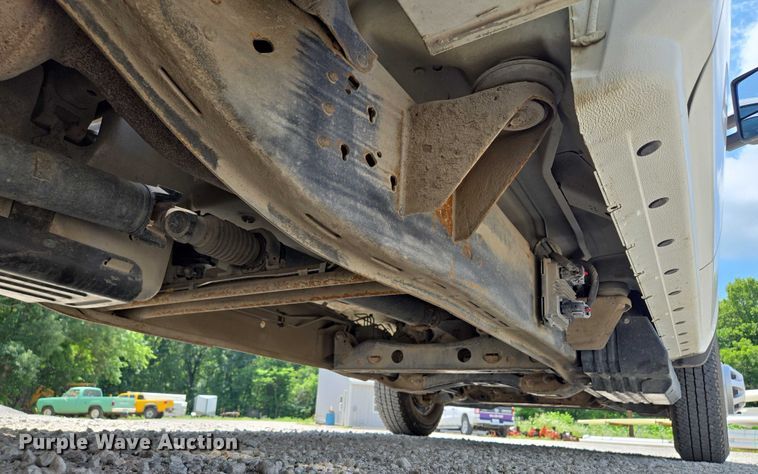 image for item EF1591 2018 GMC Sierra 3500HD Crew Cab utility bed pickup truck