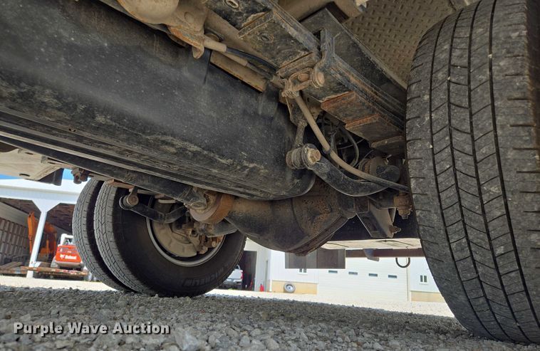 image for item EF1591 2018 GMC Sierra 3500HD Crew Cab utility bed pickup truck