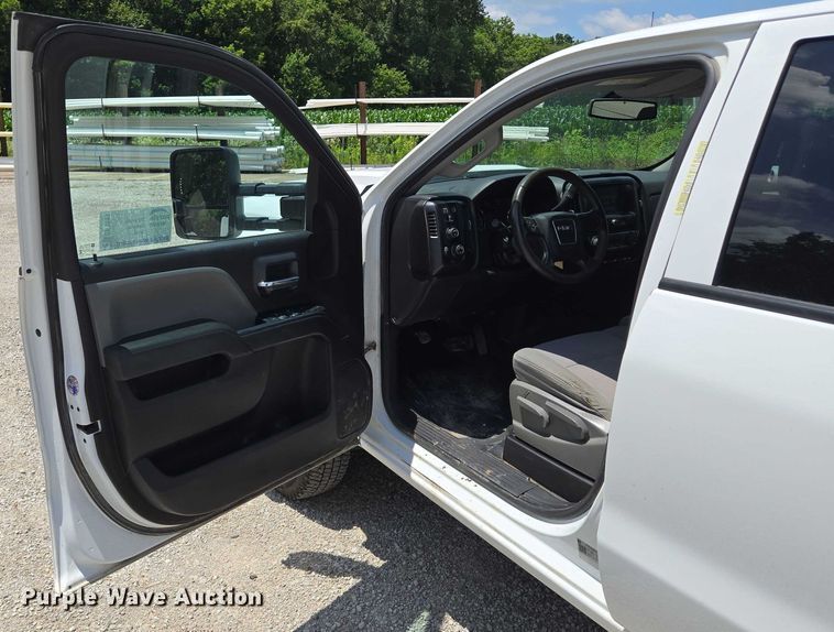 image for item EF1591 2018 GMC Sierra 3500HD Crew Cab utility bed pickup truck