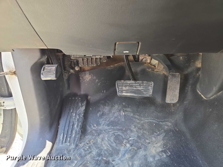 image for item EF1591 2018 GMC Sierra 3500HD Crew Cab utility bed pickup truck