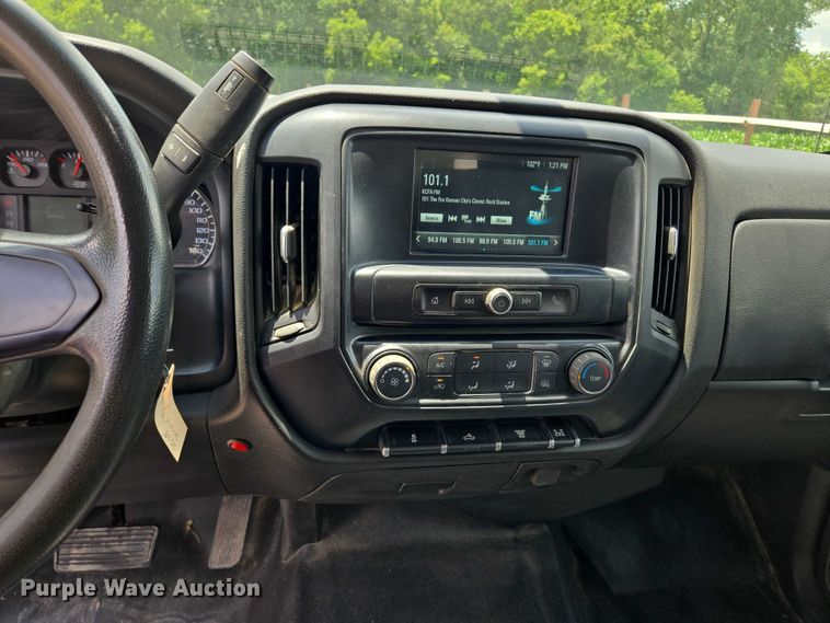 image for item EF1591 2018 GMC Sierra 3500HD Crew Cab utility bed pickup truck