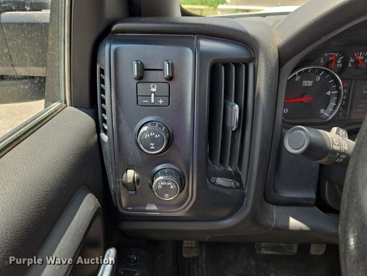 image for item EF1591 2018 GMC Sierra 3500HD Crew Cab utility bed pickup truck