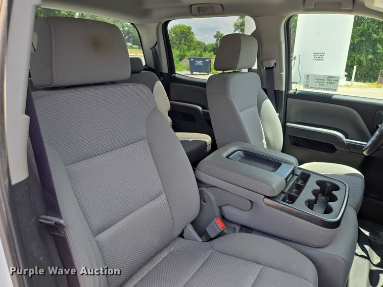 image for item EF1591 2018 GMC Sierra 3500HD Crew Cab utility bed pickup truck