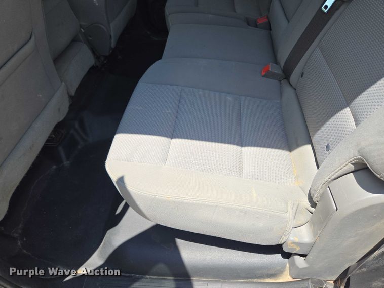 image for item EF1591 2018 GMC Sierra 3500HD Crew Cab utility bed pickup truck