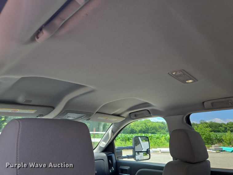 image for item EF1591 2018 GMC Sierra 3500HD Crew Cab utility bed pickup truck