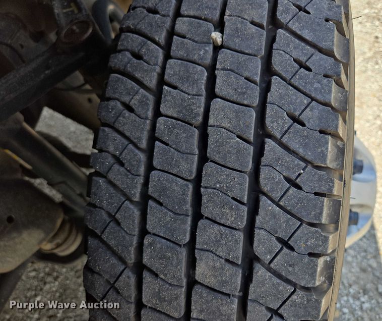 image for item EF1591 2018 GMC Sierra 3500HD Crew Cab utility bed pickup truck