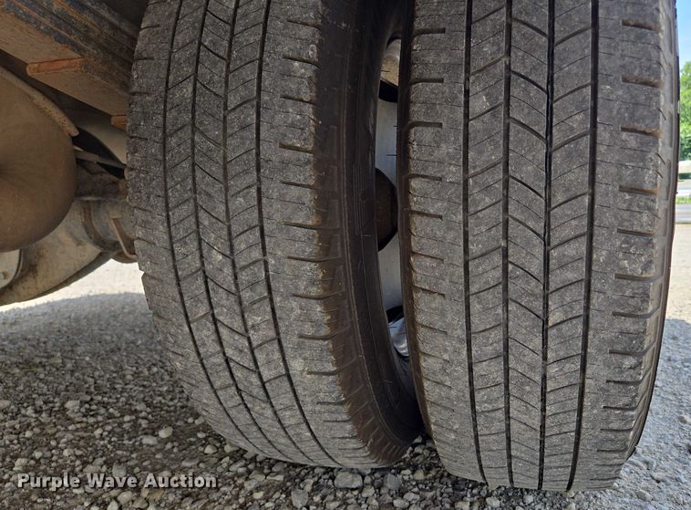 image for item EF1591 2018 GMC Sierra 3500HD Crew Cab utility bed pickup truck