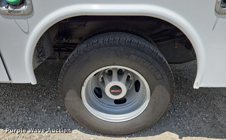 image for item EF1591 2018 GMC Sierra 3500HD Crew Cab utility bed pickup truck