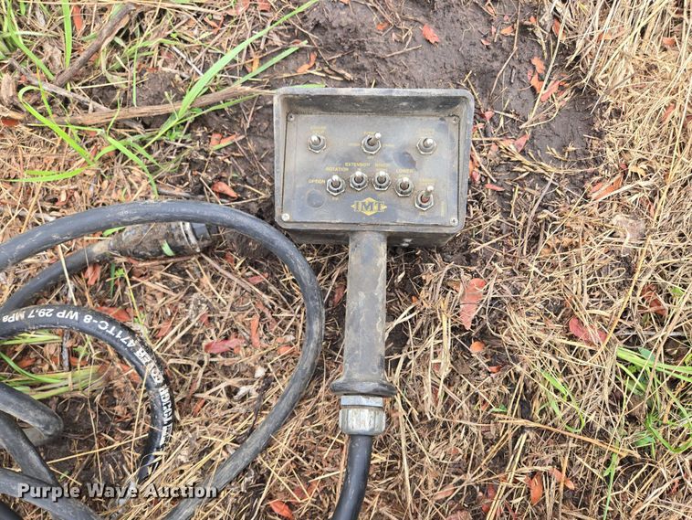 image for item EF1610 IMT 5016 truck mounted crane