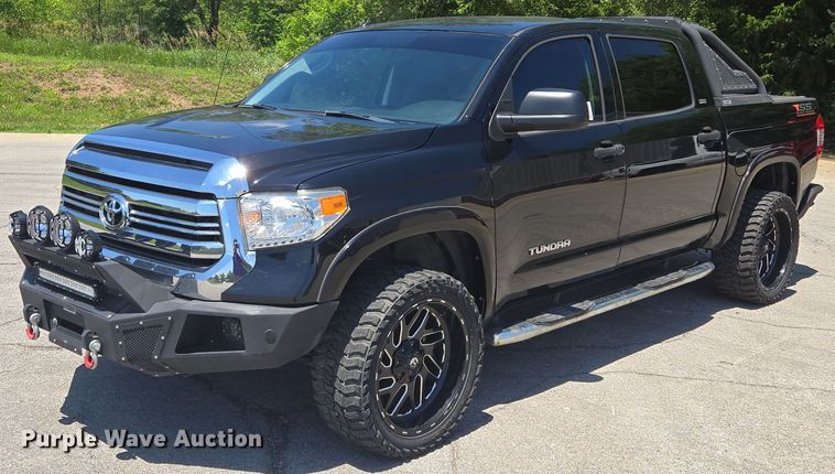 image for item EF1622 2017 Toyota Tundra SR5 CrewMax pickup truck