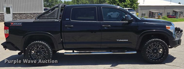 image for item EF1622 2017 Toyota Tundra SR5 CrewMax pickup truck