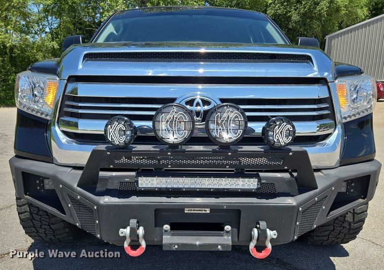 image for item EF1622 2017 Toyota Tundra SR5 CrewMax pickup truck