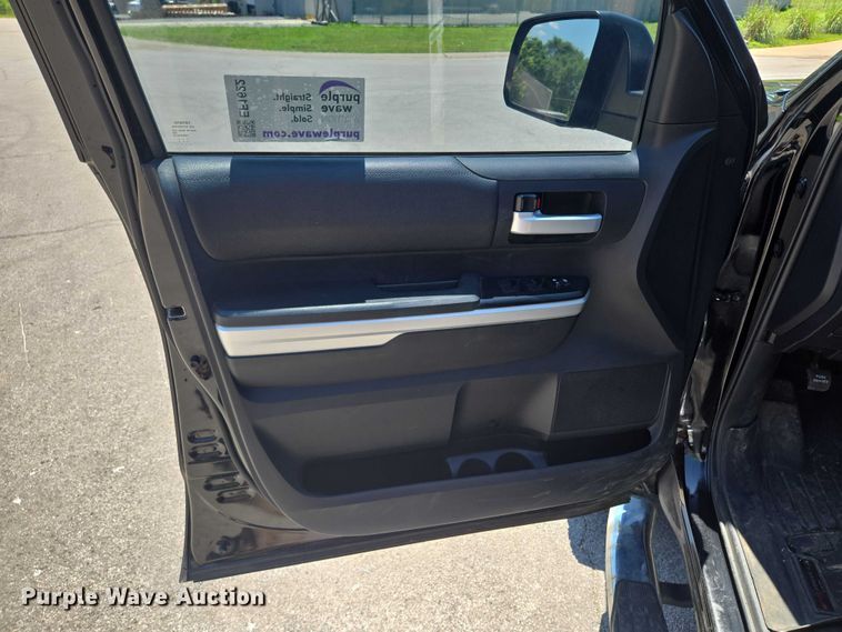 image for item EF1622 2017 Toyota Tundra SR5 CrewMax pickup truck