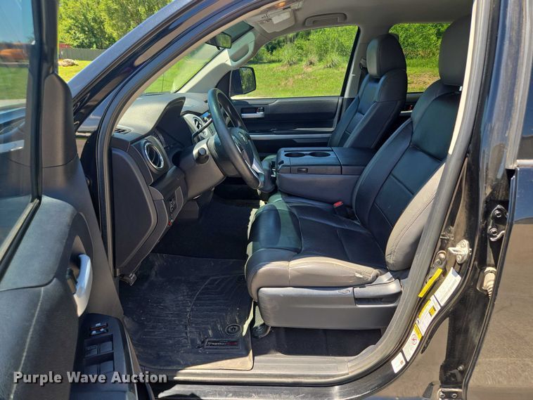 image for item EF1622 2017 Toyota Tundra SR5 CrewMax pickup truck