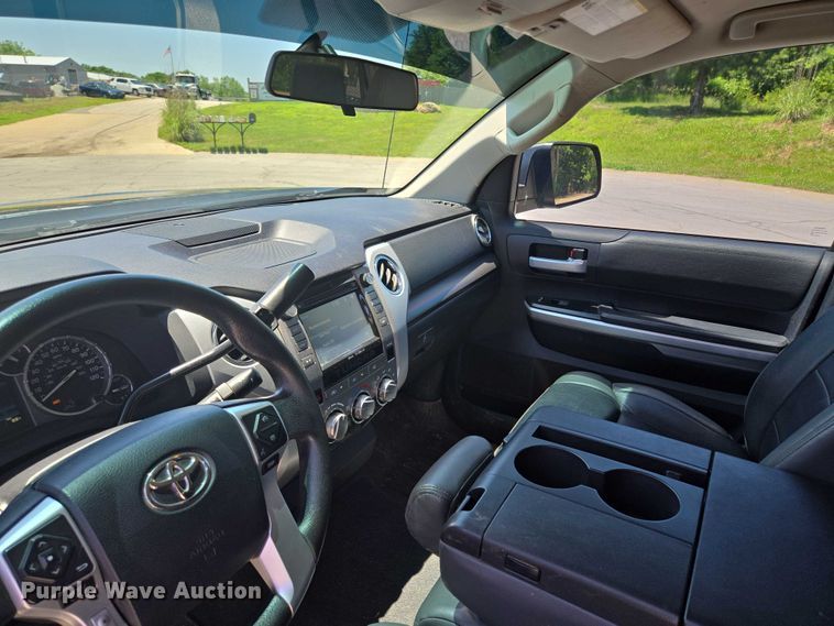 image for item EF1622 2017 Toyota Tundra SR5 CrewMax pickup truck