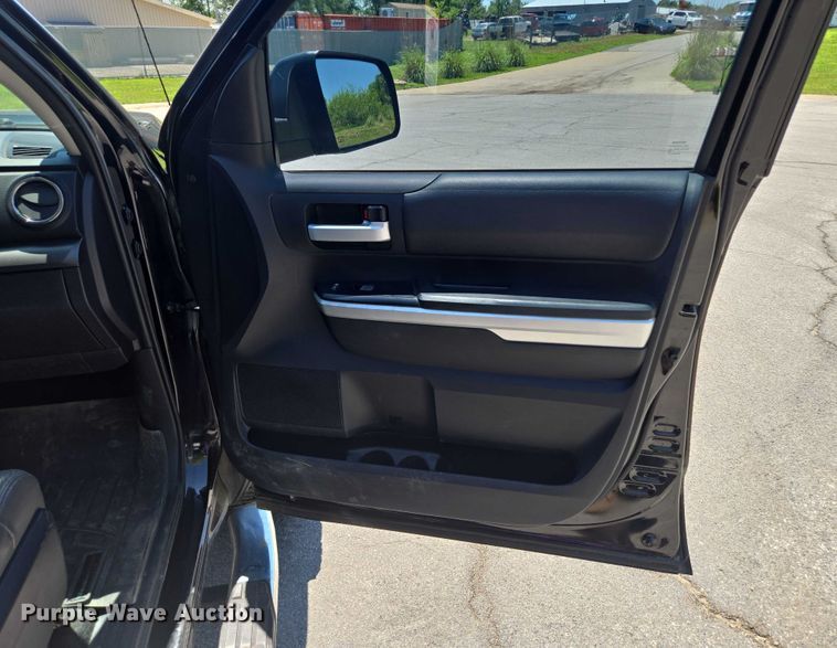 image for item EF1622 2017 Toyota Tundra SR5 CrewMax pickup truck