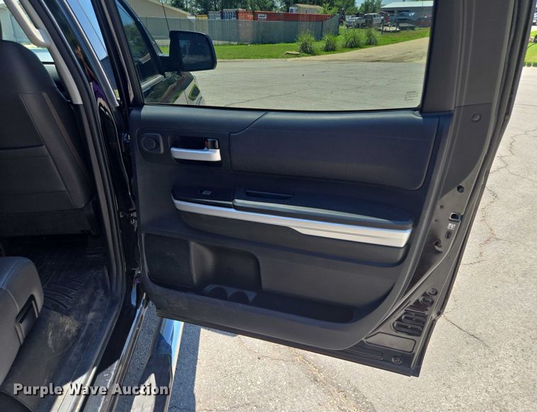 image for item EF1622 2017 Toyota Tundra SR5 CrewMax pickup truck