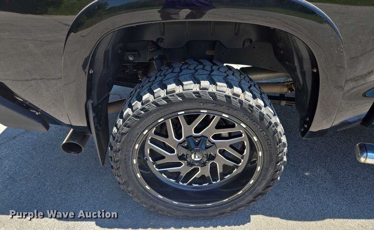 image for item EF1622 2017 Toyota Tundra SR5 CrewMax pickup truck