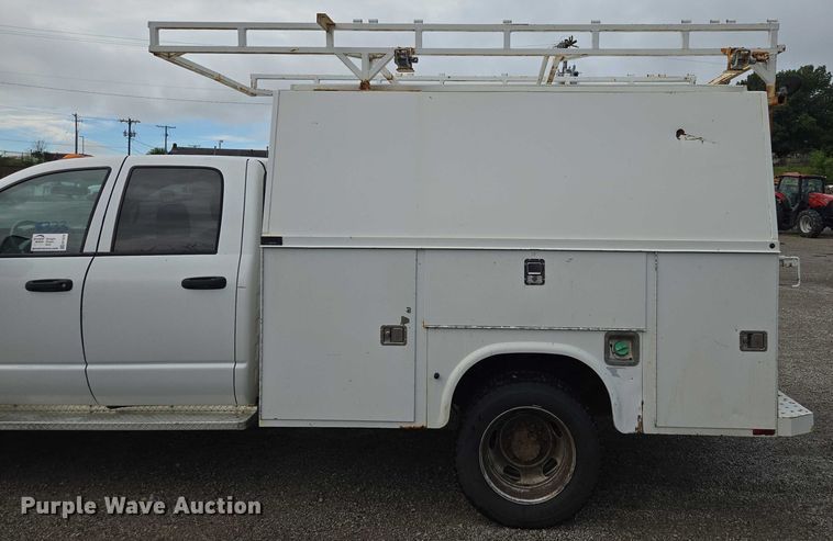 image for item EF1679 2008 Dodge Ram 4500  Crew Cab utility / service truck