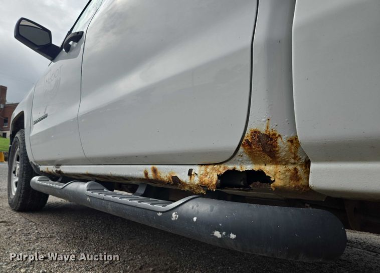 image for item EF1684 2014 Chevrolet Silverado 1500 Crew Cab pickup truck