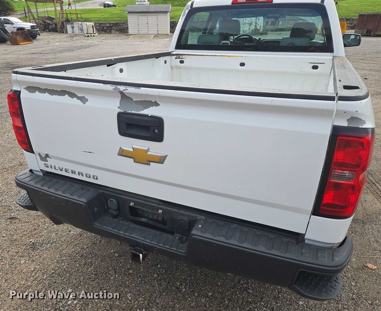 image for item EF1684 2014 Chevrolet Silverado 1500 Crew Cab pickup truck