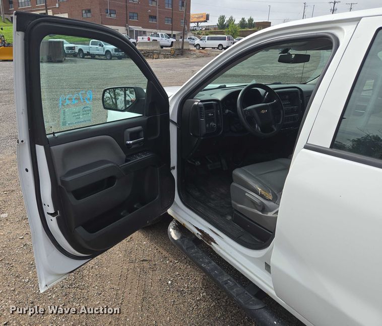 image for item EF1684 2014 Chevrolet Silverado 1500 Crew Cab pickup truck