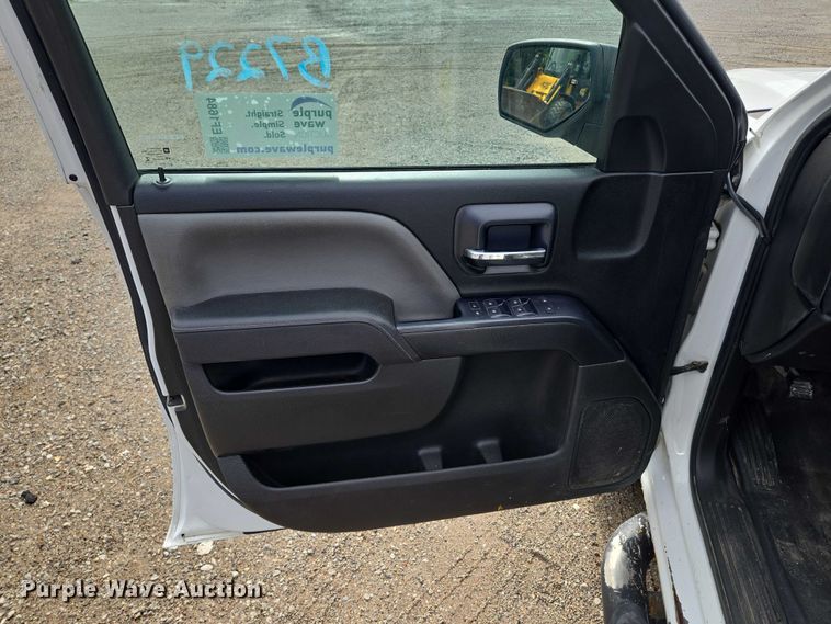 image for item EF1684 2014 Chevrolet Silverado 1500 Crew Cab pickup truck