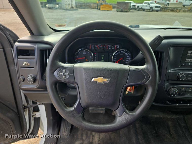 image for item EF1684 2014 Chevrolet Silverado 1500 Crew Cab pickup truck