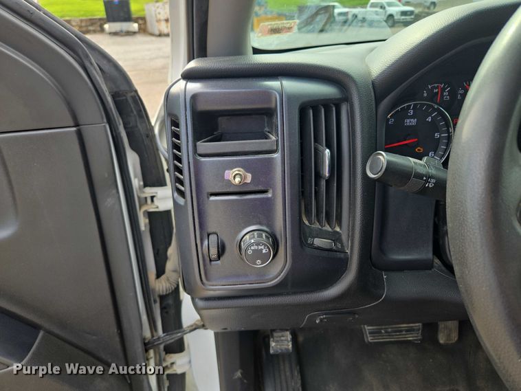 image for item EF1684 2014 Chevrolet Silverado 1500 Crew Cab pickup truck